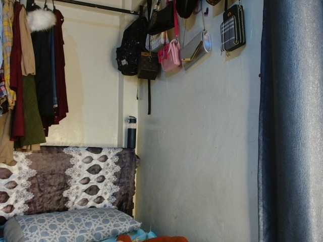 Boughie-birdy live webcam show