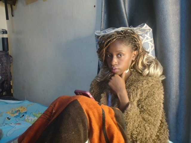 Boughie-birdy live webcam show