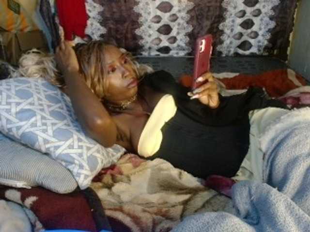 Boughie-birdy live webcam show