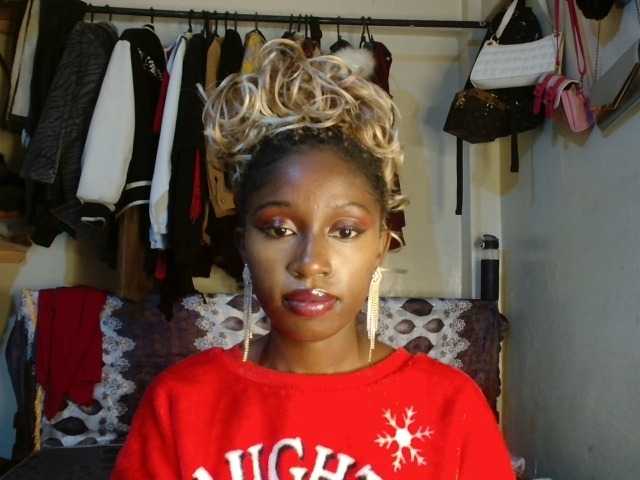 Boughie-birdy live cam on BongaCams