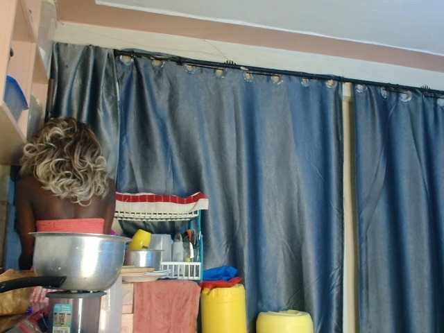 Boughie-birdy live webcam show