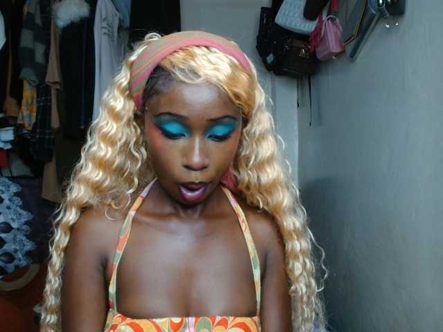 Boughie-birdy live cam on BongaCams