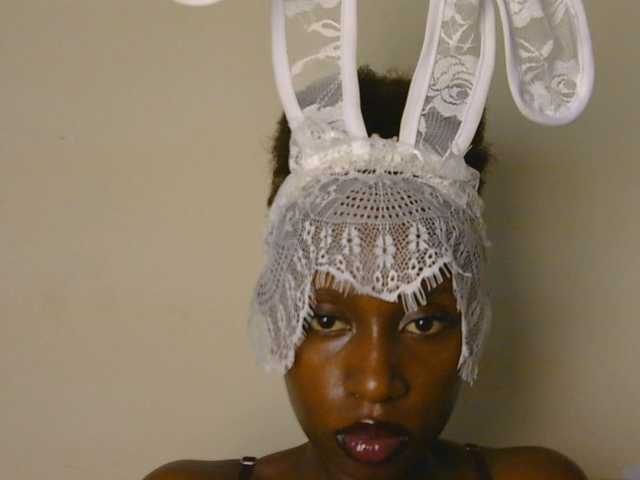 Boughie-birdy live cam on BongaCams