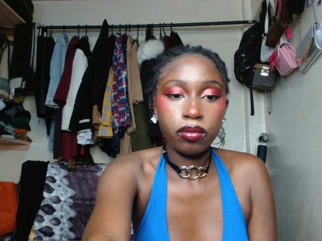 Boughie-birdy live cam on BongaCams