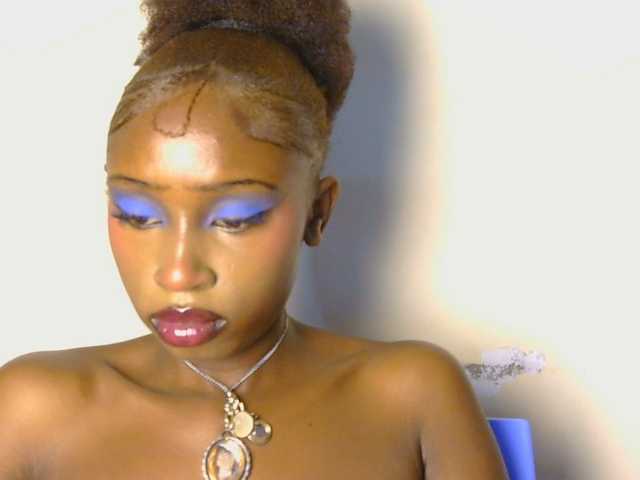 Boughie-birdy live cam on BongaCams