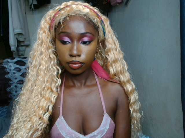 Boughie-birdy live cam on BongaCams
