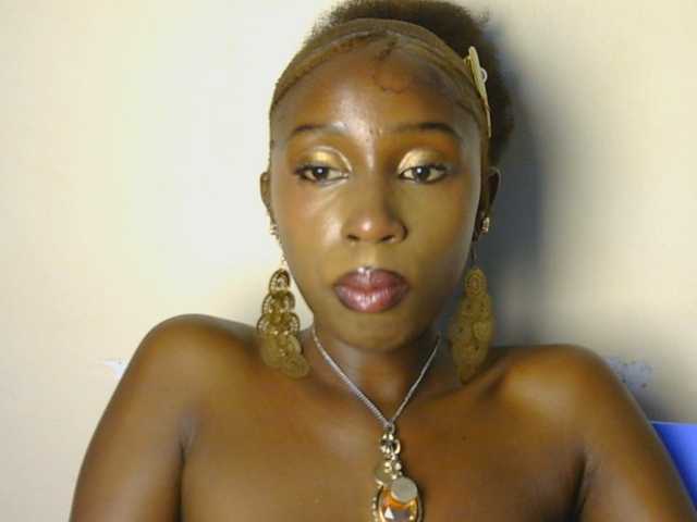 Boughie-birdy live cam on BongaCams