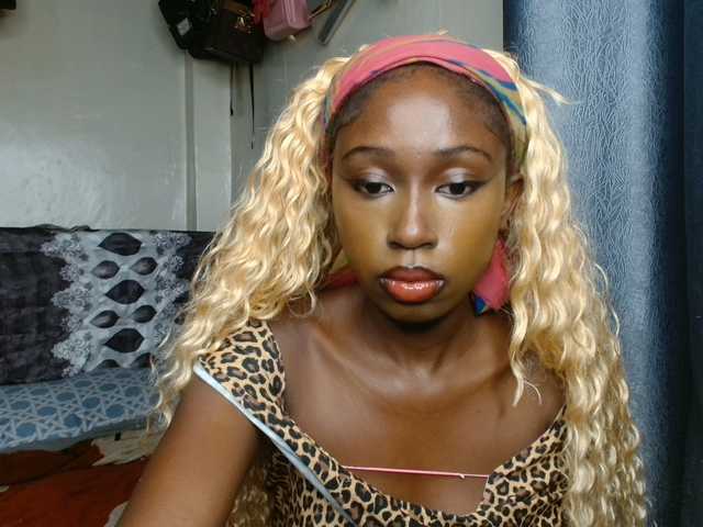 Boughie-birdy live cam on BongaCams
