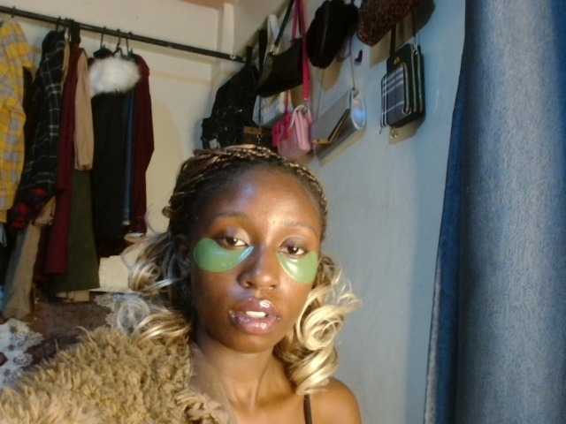 Boughie-birdy live webcam show