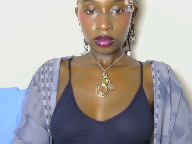 Boughie-birdy live cam on BongaCams