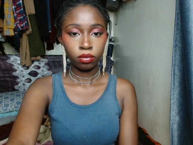 Boughie-birdy live cam on BongaCams