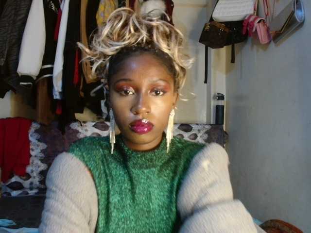 Boughie-birdy live cam on BongaCams