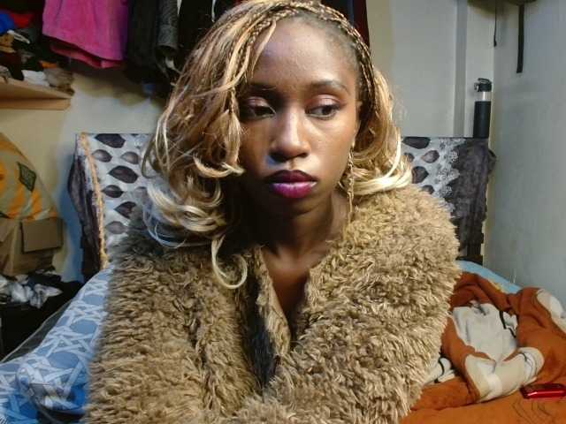 Boughie-birdy live cam on BongaCams