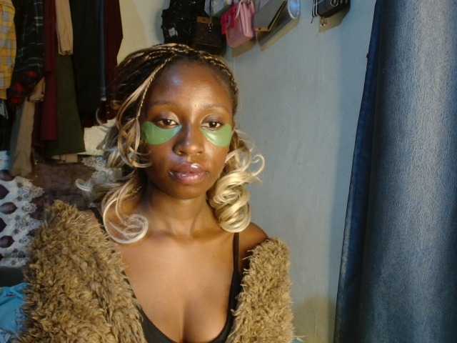 Boughie-birdy live webcam show