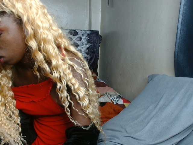 Boughie-birdy live cam on BongaCams
