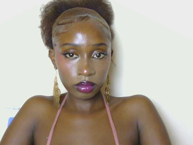Boughie-birdy live cam on BongaCams