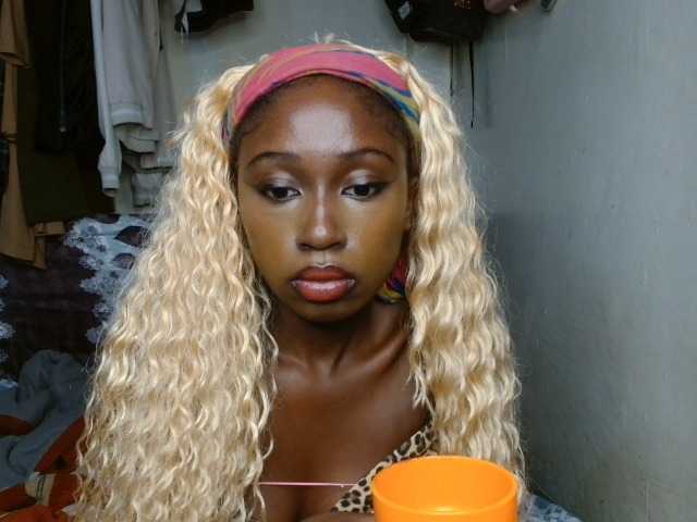 Boughie-birdy live cam on BongaCams