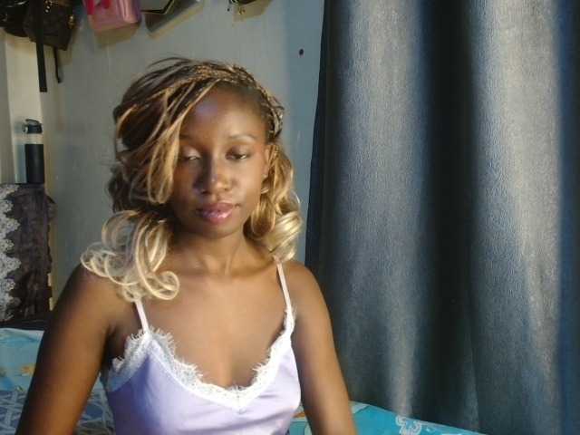 Boughie-birdy live webcam show