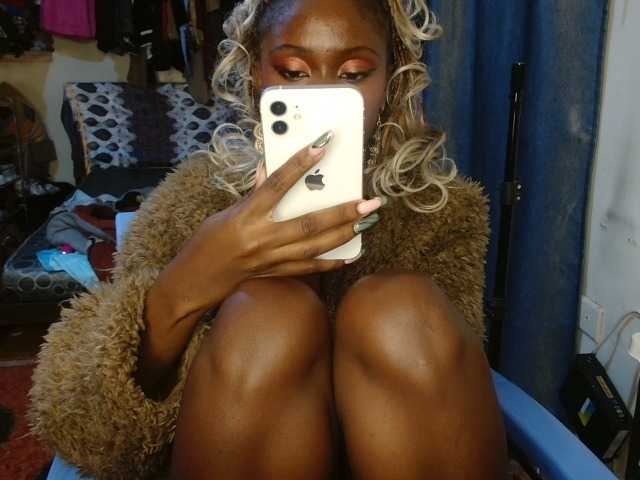 Boughie-birdy live webcam show