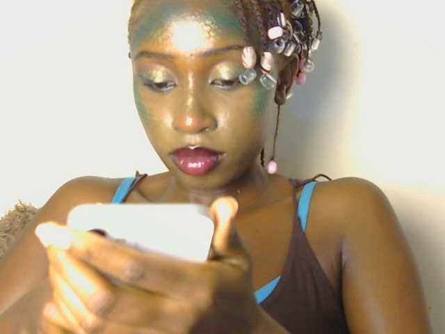 Boughie-birdy live cam on BongaCams