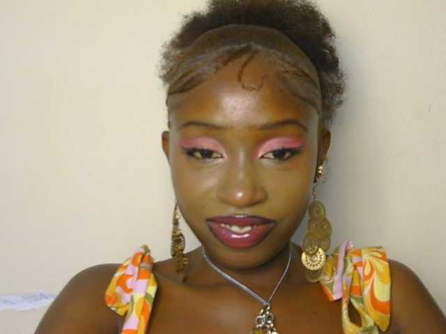 Boughie-birdy live cam on BongaCams