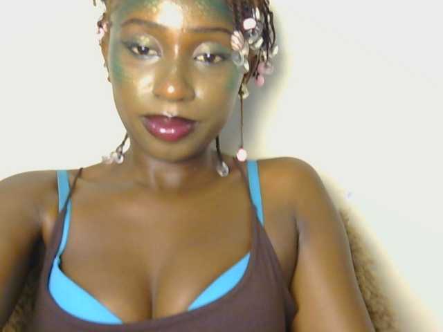 Boughie-birdy live cam on BongaCams