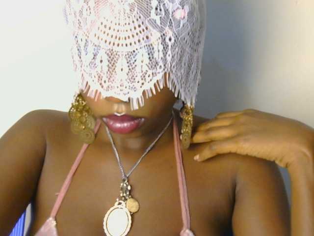 Boughie-birdy live cam on BongaCams