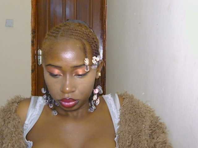 Boughie-birdy live cam on BongaCams