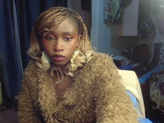 Boughie-birdy live cam on BongaCams