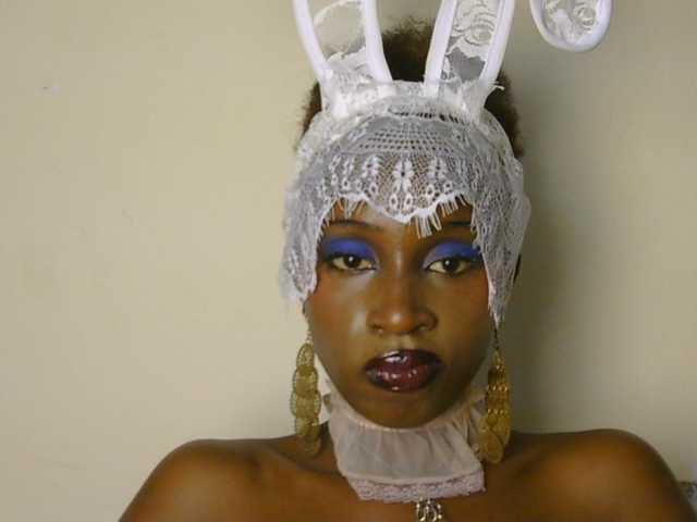 Boughie-birdy live cam on BongaCams