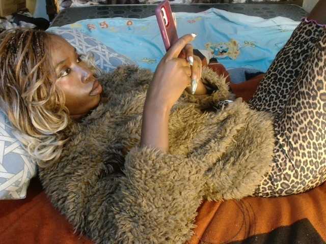 Boughie-birdy live cam on BongaCams