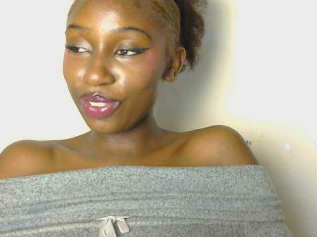 Boughie-birdy live cam on BongaCams