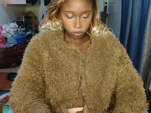 Boughie-birdy live webcam show