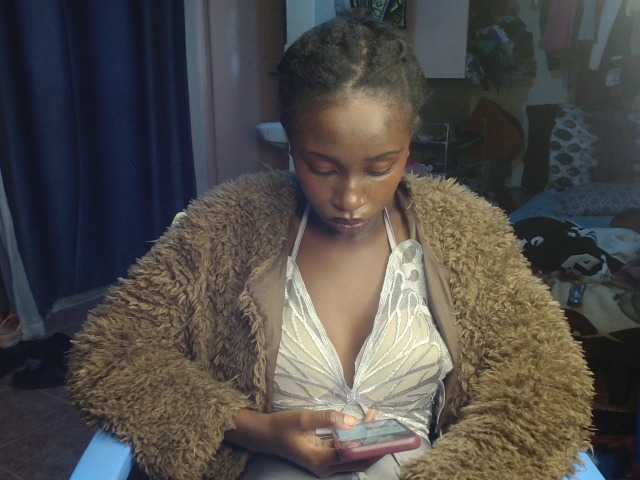 Boughie-birdy live cam on BongaCams