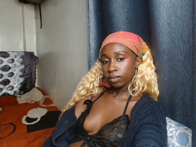 Boughie-birdy live cam on BongaCams