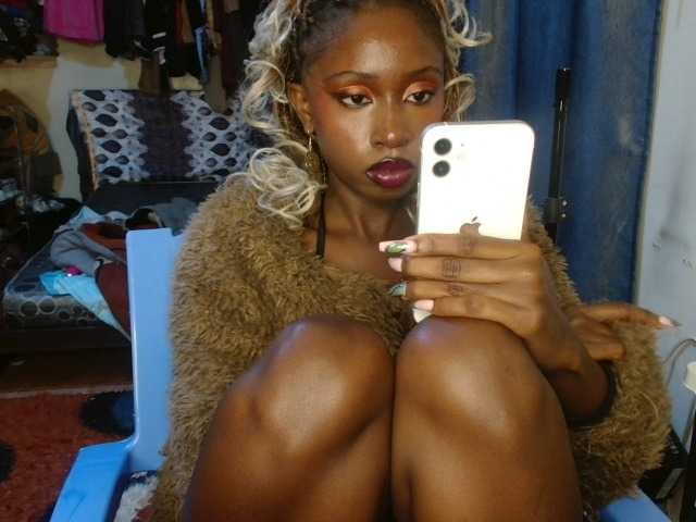 Boughie-birdy live webcam show