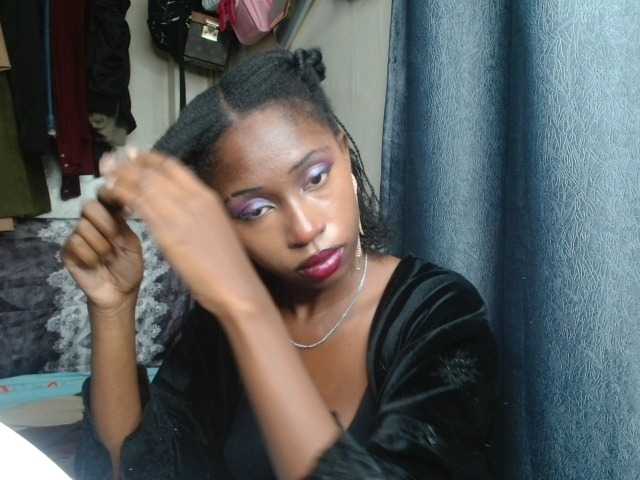 Boughie-birdy live cam on BongaCams