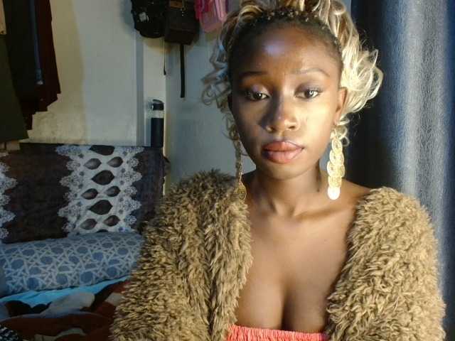 Boughie-birdy live webcam show