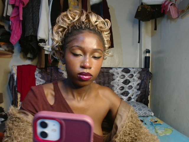 Boughie-birdy live cam on BongaCams