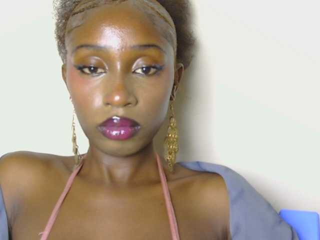 Boughie-birdy live cam on BongaCams