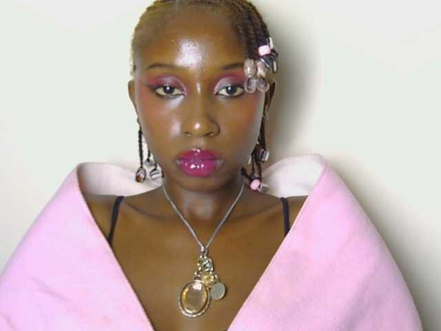 Boughie-birdy live cam on BongaCams