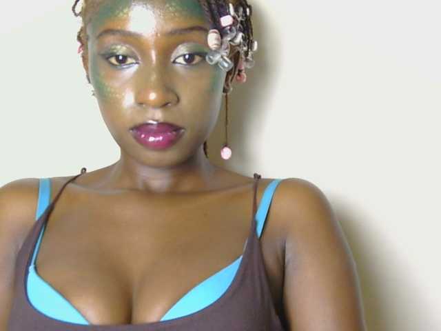 Boughie-birdy live cam on BongaCams
