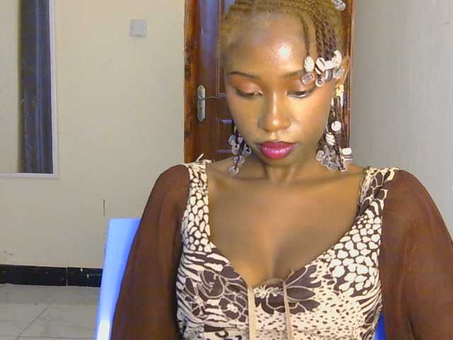 Boughie-birdy live cam on BongaCams