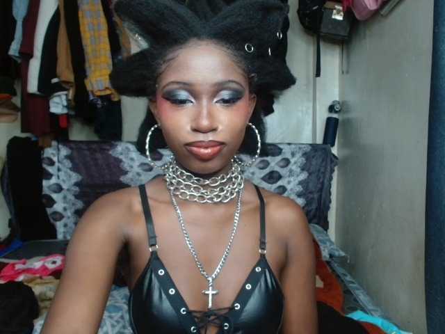 Boughie-birdy live cam on BongaCams