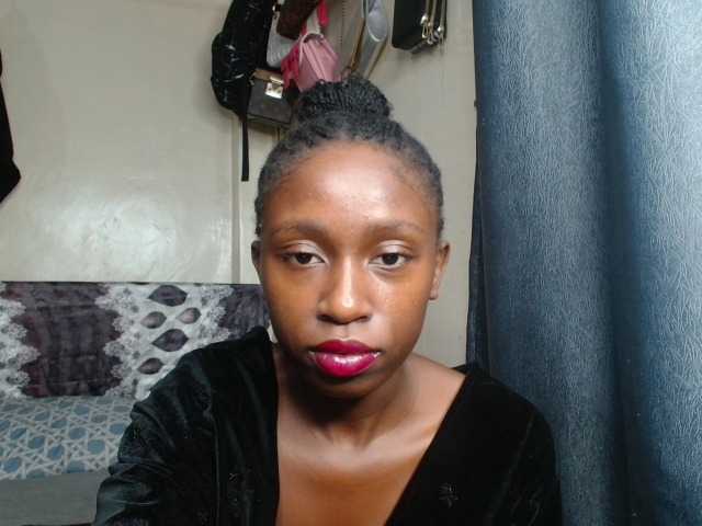 Boughie-birdy live cam on BongaCams