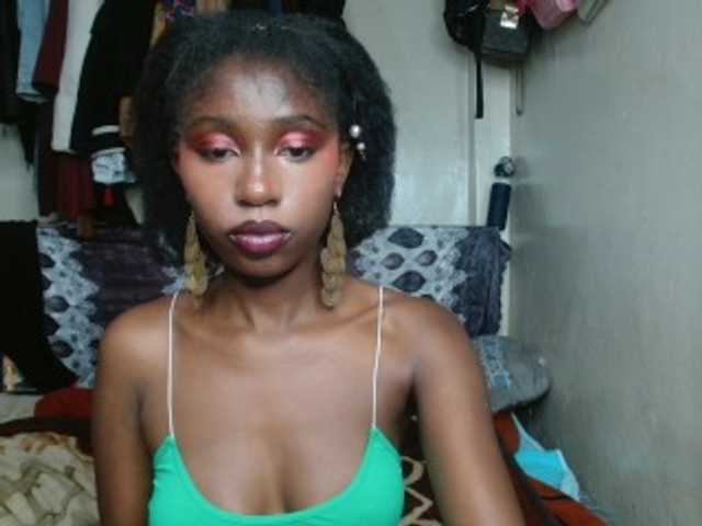 Boughie-birdy live cam on BongaCams