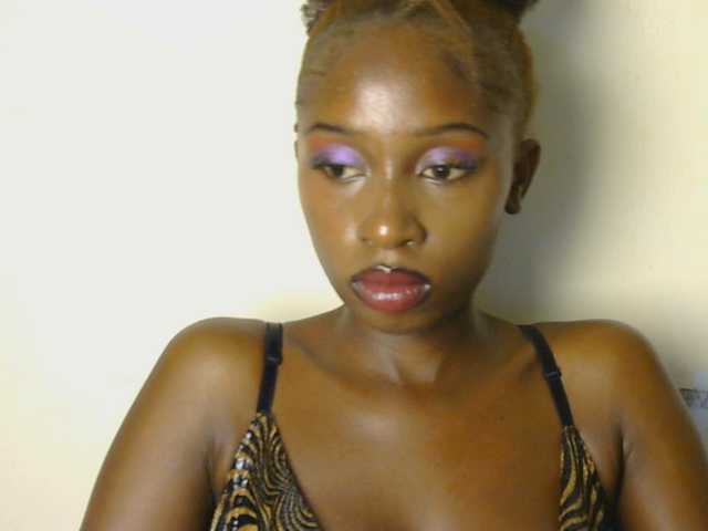 Boughie-birdy live cam on BongaCams