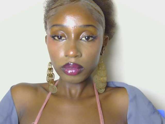 Boughie-birdy live cam on BongaCams