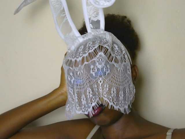 Boughie-birdy live cam on BongaCams