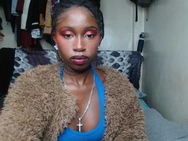 Boughie-birdy live cam on BongaCams